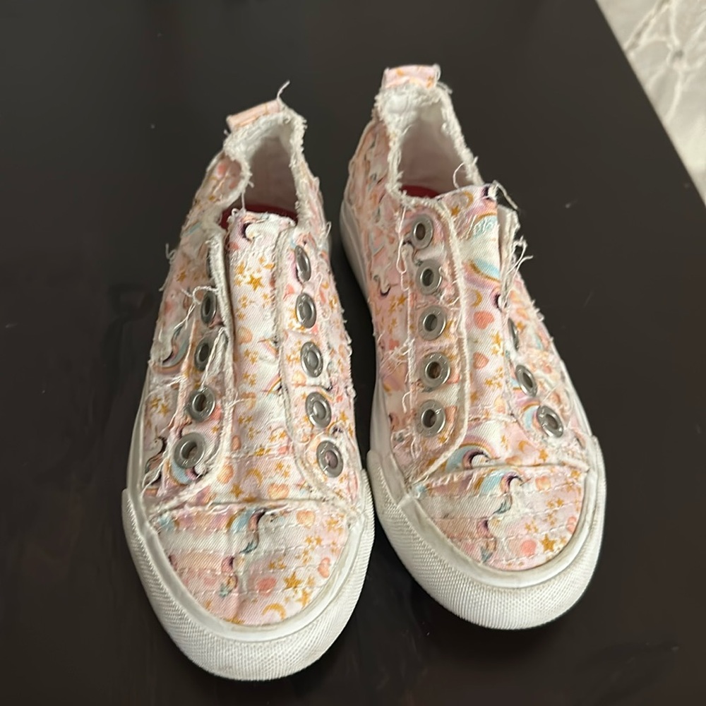 Girls blowfish sneakers